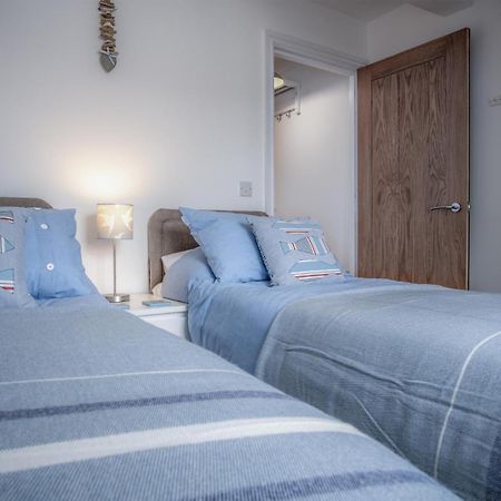 Ramsey Apartment - 2 Bedroom Apartment - Tenby Esterno foto