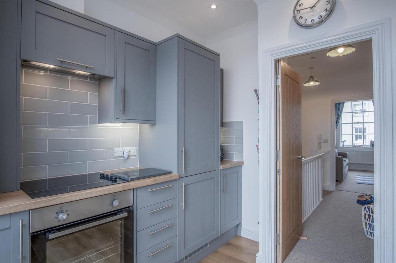 Ramsey Apartment - 2 Bedroom Apartment - Tenby Esterno foto