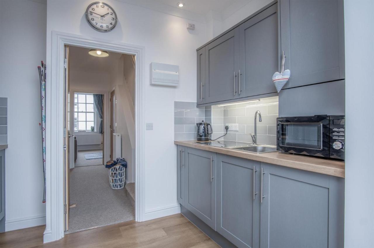 Ramsey Apartment - 2 Bedroom Apartment - Tenby Esterno foto