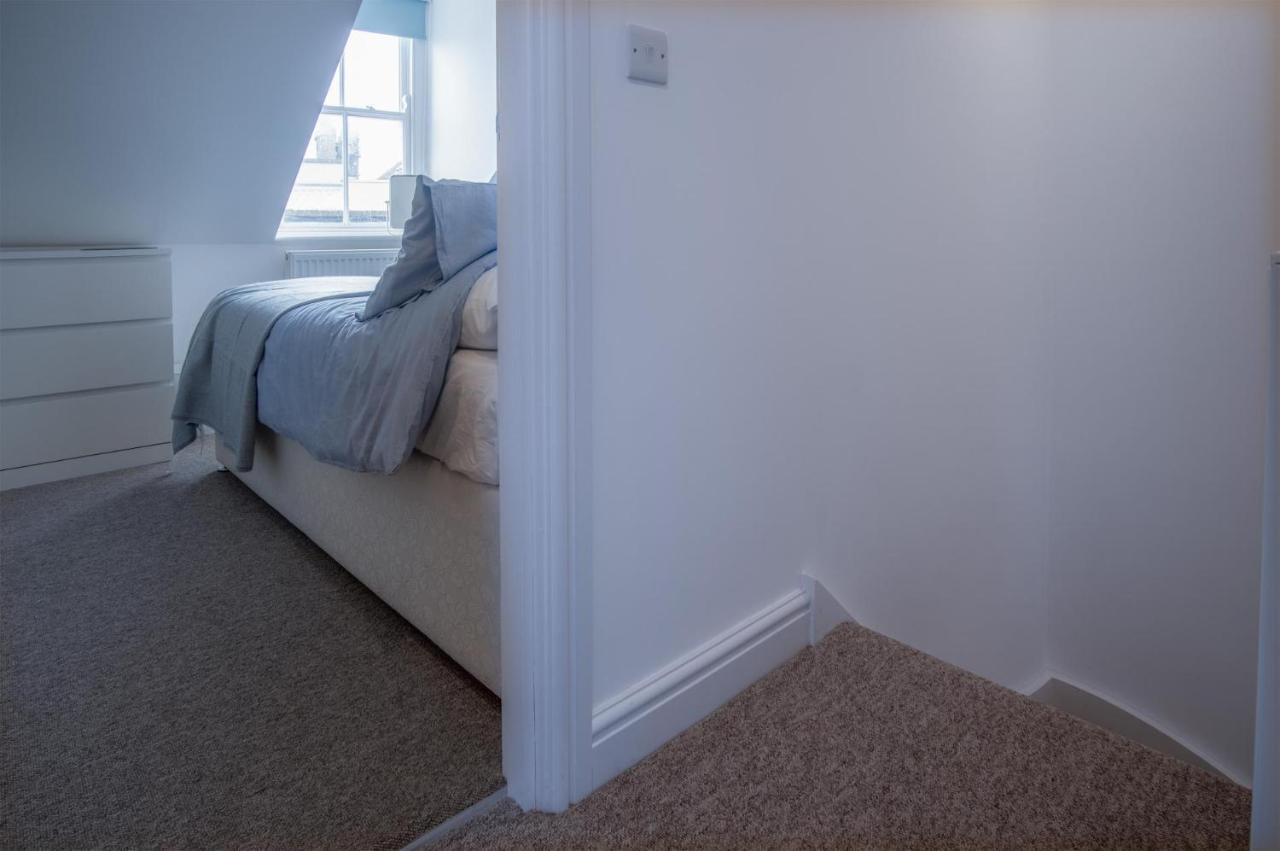Ramsey Apartment - 2 Bedroom Apartment - Tenby Esterno foto