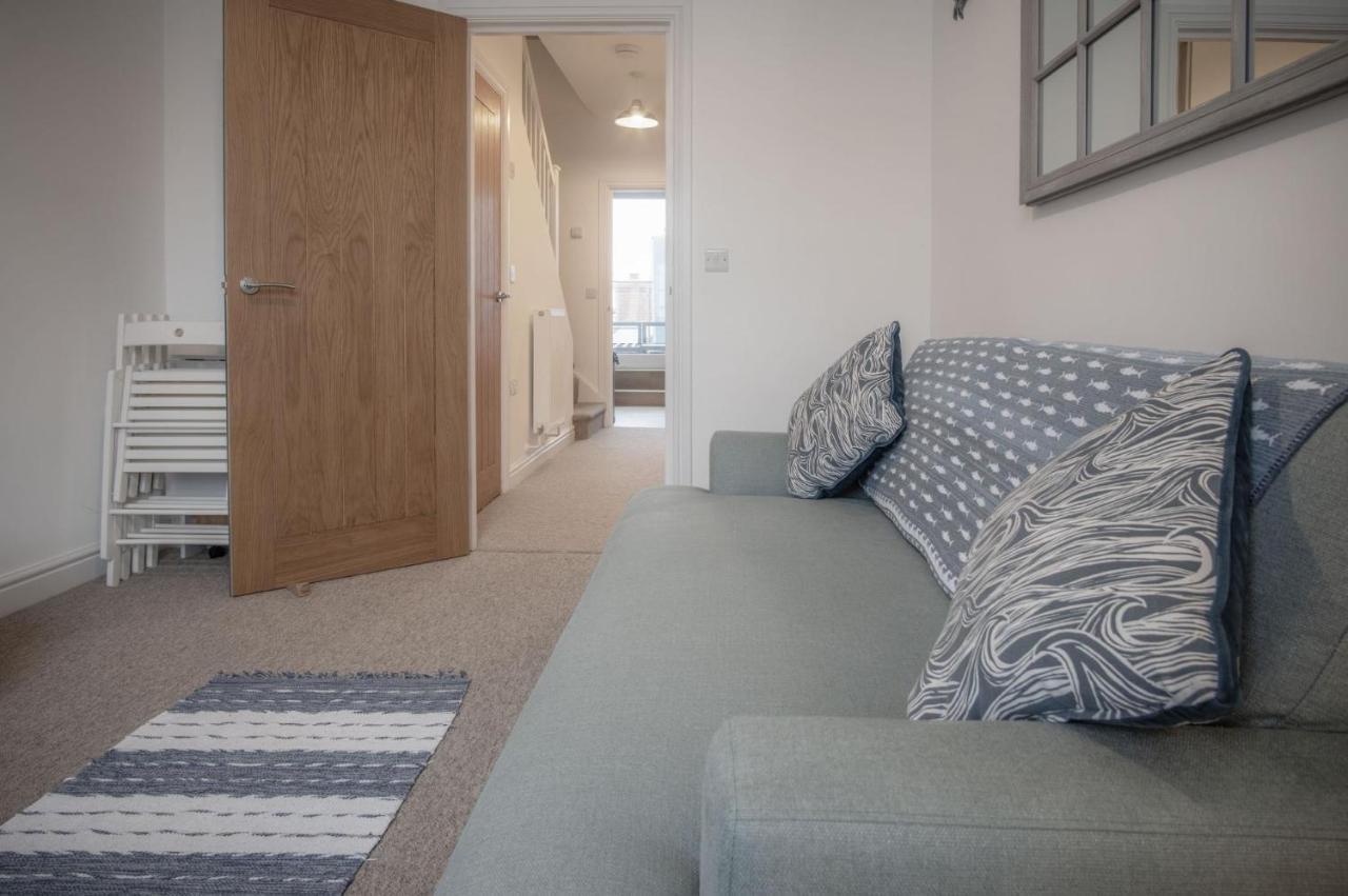 Ramsey Apartment - 2 Bedroom Apartment - Tenby Esterno foto